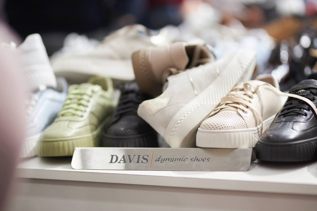 From January 25 to 28, the international exhibition of footwear, leather, and fur Leather and Shoes 2022’1! took place